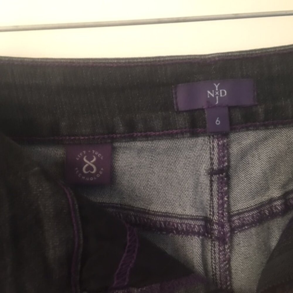 New NYDJ  Black Animal Print Skirt Knee-Length  (Note: Size 6 runs large).